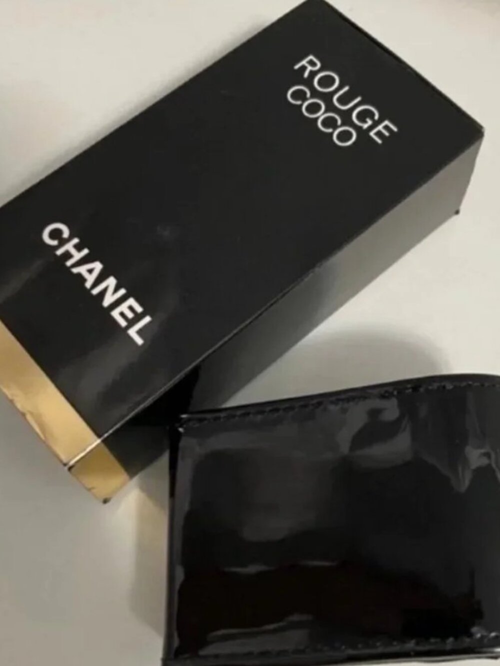 Chanel Black Patent Rouge Coco case - Picture 7 of 7